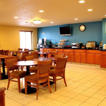 Days Inn & Suites By Wyndham Bloomington/Normal Il Buitenkant foto