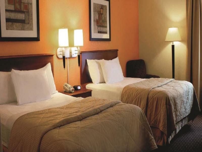 Days Inn & Suites By Wyndham Bloomington/Normal Il Buitenkant foto